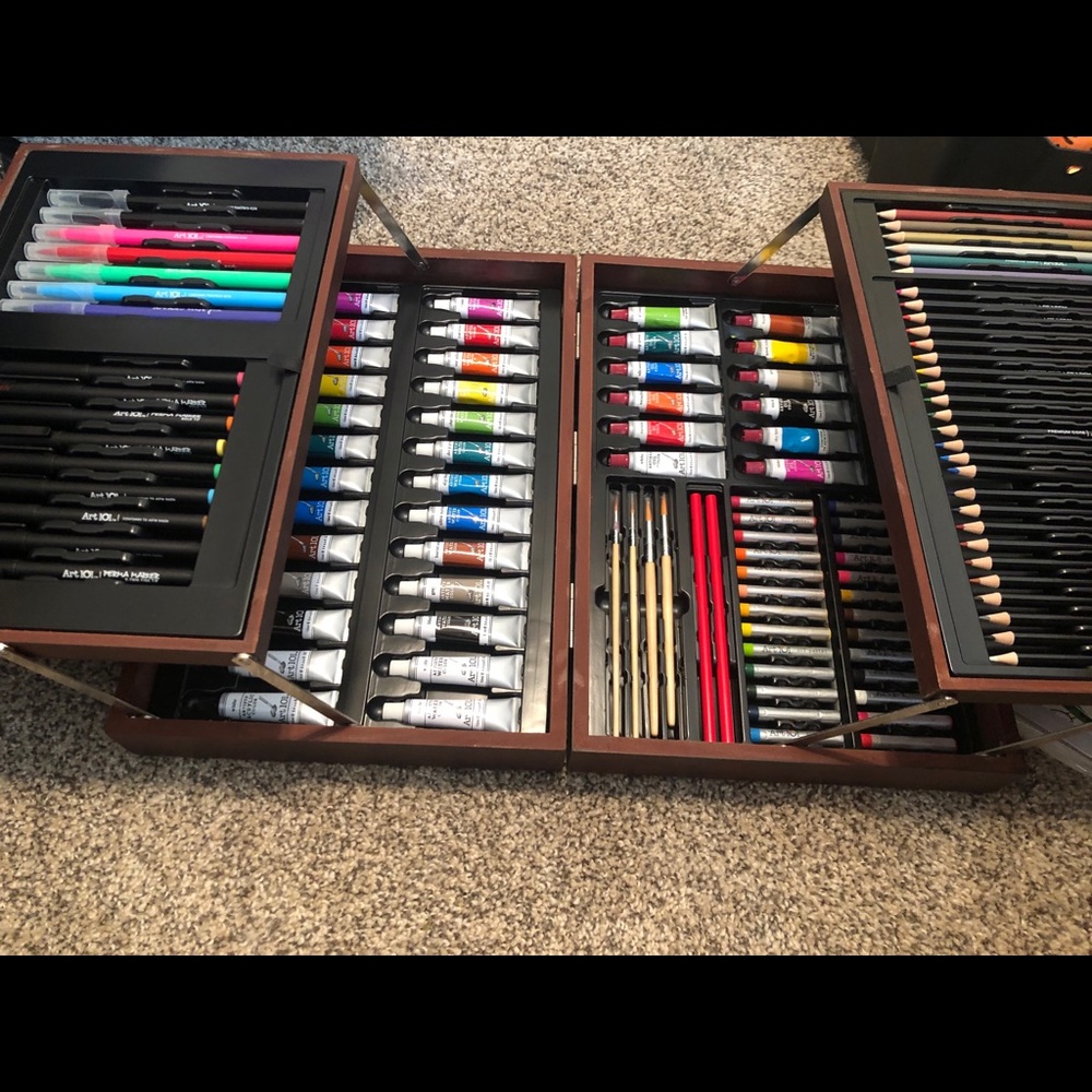 Art 101 artists supply kit - 120 pieces